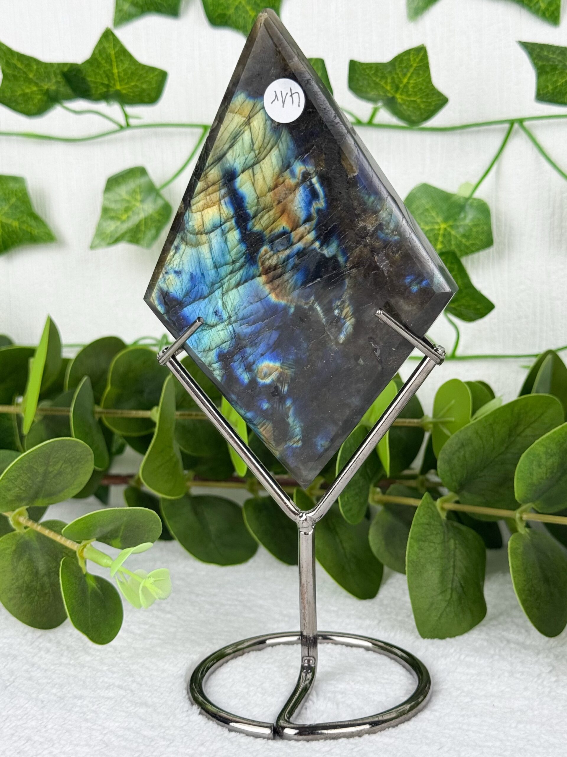 img_6633_jpg Labradorit Raute auf Ständer Nr. 41r – Bild 1