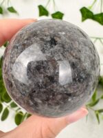 Yooperlite Kugel Nr. 27y – Bild 2